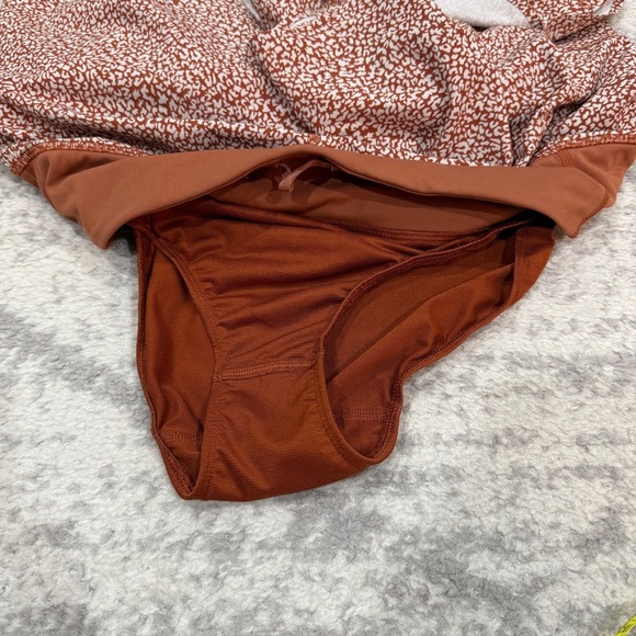 Athleta Orange Run With It 3.5" Short - Picture 7 of 11